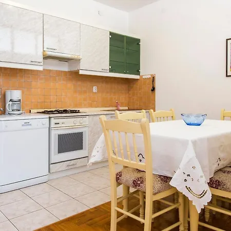 Apartment Sandra Pula